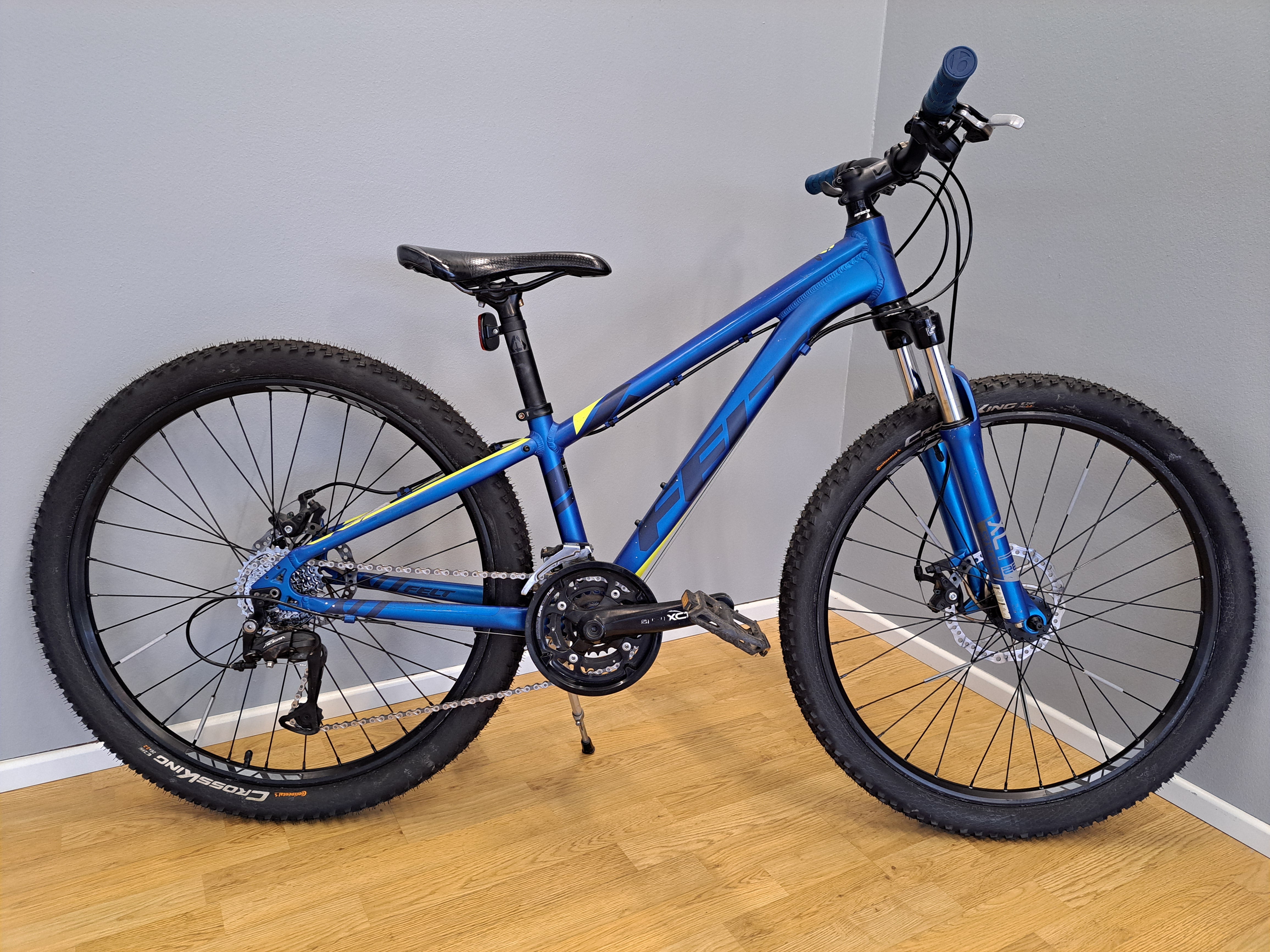 KÄYTETTY FELT JUNIORI MAASTURI