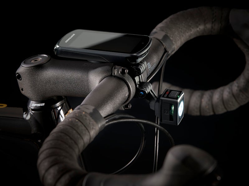 Trek Domane AL 2 maantiepy&ouml;r&auml;