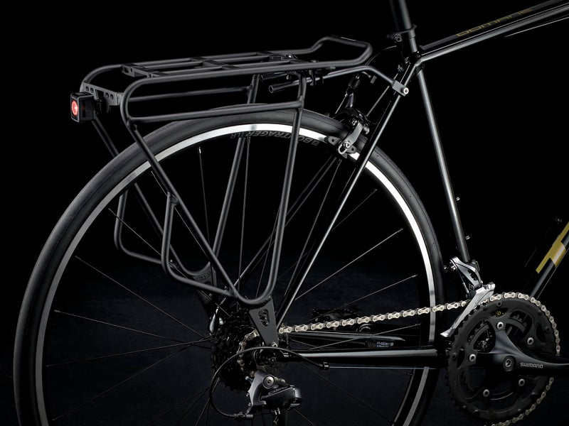 Trek Domane AL 2 maantiepy&ouml;r&auml;