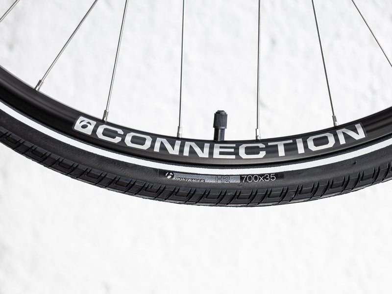 Trek FX 2 Disc varusteltu hybridipy&ouml;r&auml;