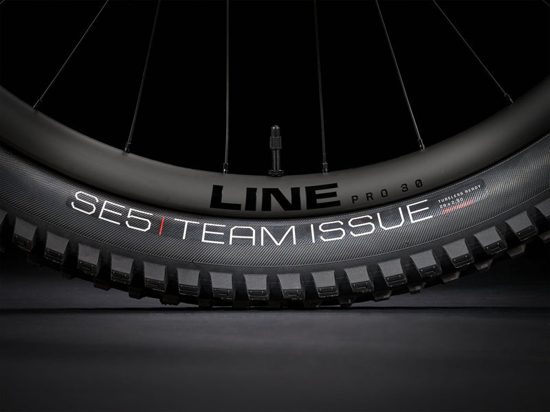 Trek Fuel EX 9.9 XX1 AXS Gen 6 t&auml;ysjoustomaastopy&ouml;r&auml;