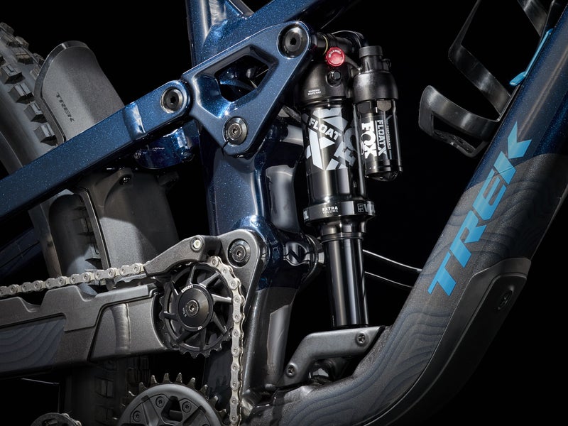 Trek Slash 8 Gen 6 t&auml;ysjousto maastopy&ouml;r&auml;