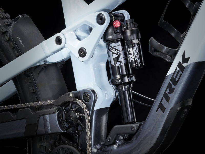 Trek Slash 8 Gen 6 t&auml;ysjousto maastopy&ouml;r&auml;