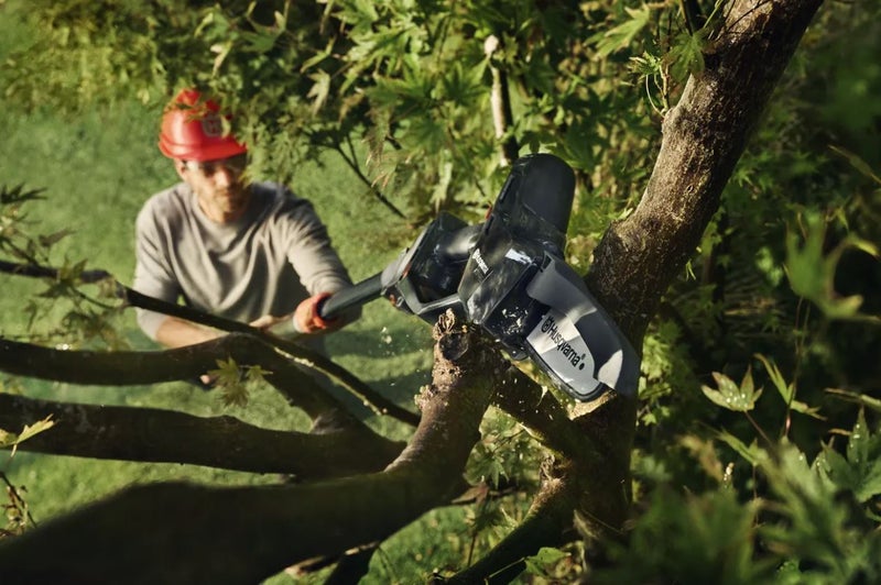 Husqvarna ASPIRE PE5-P4A PUUTARHASAHA + JATKOVARSI, mukana akku ja laturi