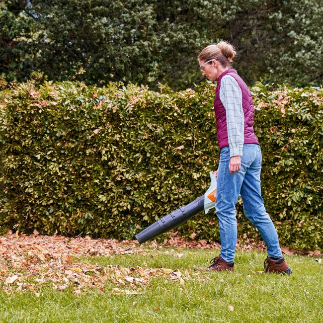 Stihl BGA 60 Akkupuhallin, mukana akku ja laturi