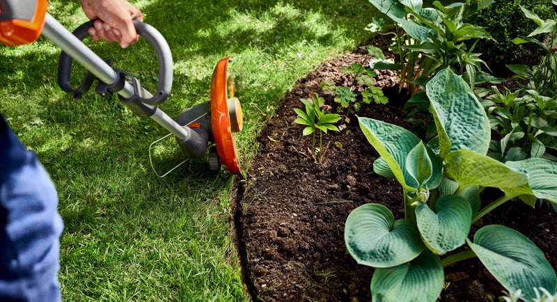 Husqvarna 110iL akkutrimmeri, mukana akku ja laturi