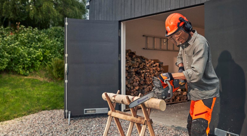 Husqvarna 225 i akkumoottorisaha, mukana akku ja laturi, 3/8" 1,1 mm 14" 52DL